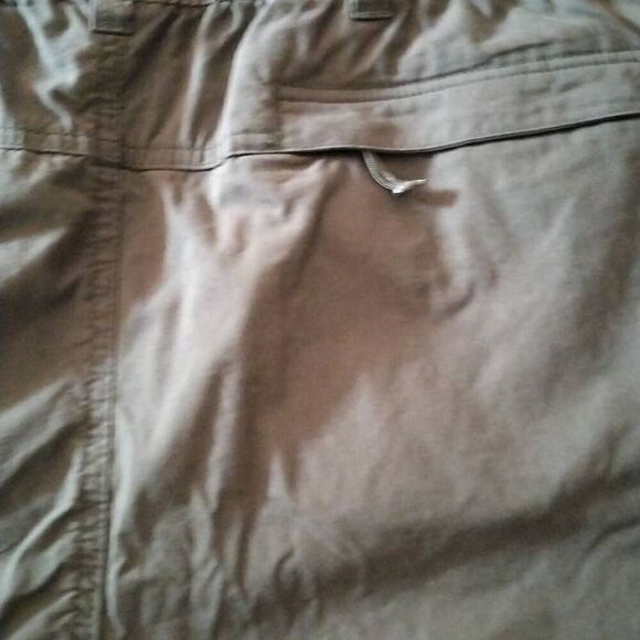 NordicTrack Shorts, Dark Olive Green, Size 36 NWT - Picture 6 of 7